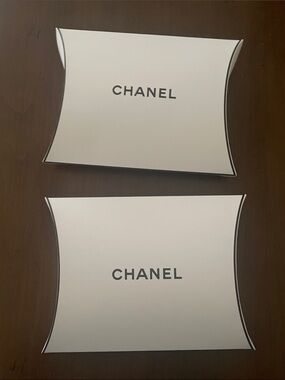 CHANEL White Pillow Box Set with Black Logo